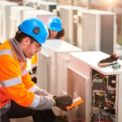 MC2 Énergies installateur de clim certifié RGE MC2 Énergies réalisant le remplacement d’une pompe à chaleur air/air